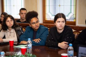 Vernadsky CFU hosts international round table to mark 95th birth anniversary of Ernesto Che Guevara