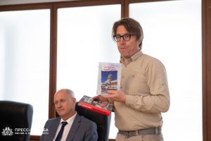 Vernadsky CFU hosts international round table to mark 95th birth anniversary of Ernesto Che Guevara