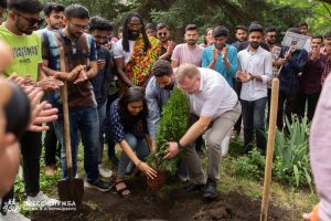 International graduates plant tree on Vernadsky CFU’s Medical Academy campus