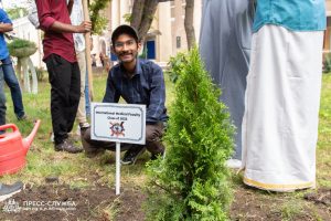 International graduates plant tree on Vernadsky CFU’s Medical Academy campus